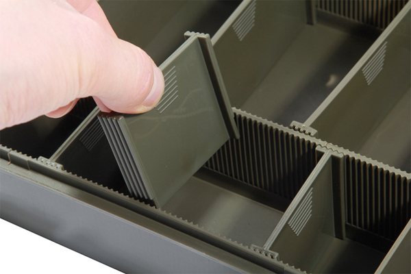 Carp Tacklebox, vollgepackt mit Karpfenzubehör von bekannten Top-Marken!