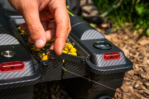 Łódka Zanętowa RidgeMonkey Hunter 750 Bait Boat