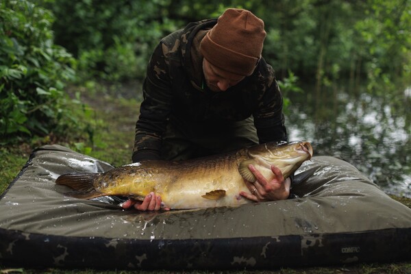Korda Compac Hybrid Mat Dark Kamo Onthaakmat