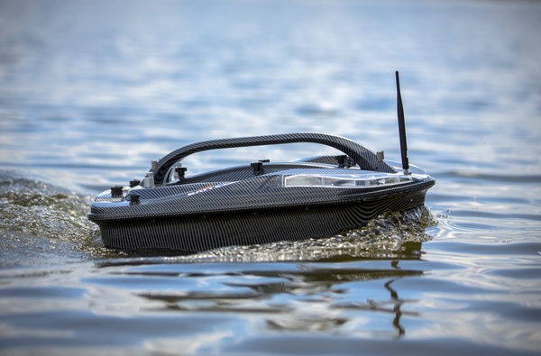 Łódka Zanętowa BaitStar Baitboats Pro All-in-One Carbon (Incl. Echosonda & GPS)
