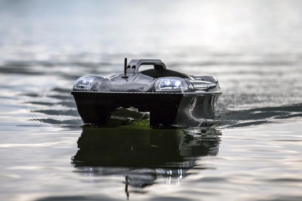 Baitstar Advanced Plus AllinOne Carbon Voerboot (Incl. Dieptemeter & GPS)