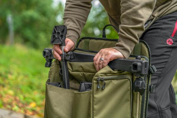 Korum Progress Ruckchair S23 Deluxe (Plecak i Krzesełko w 1)