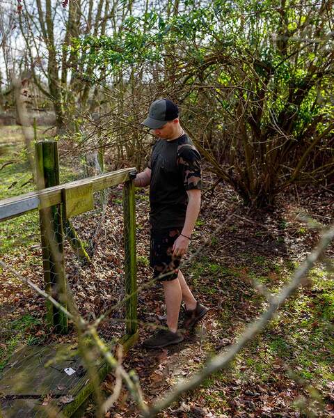 Fox Khaki/Camo Outline T-shirt