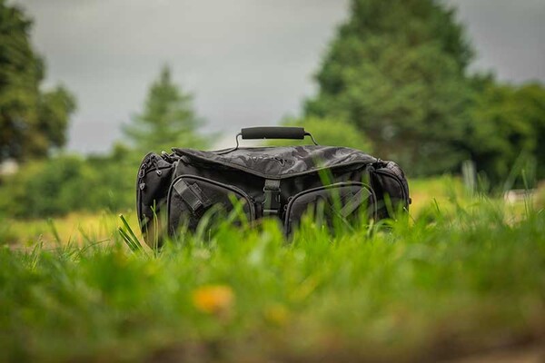 Fox Rage Camo Voyager Large Carryall (Incl. 5 Tackle boxes)