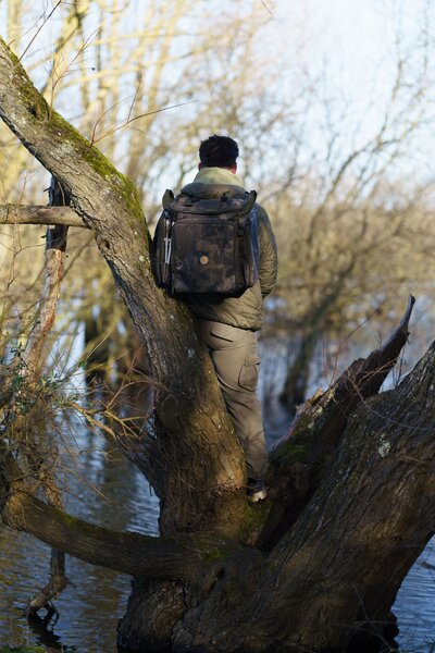 Solar Worldwide 30L Backpack