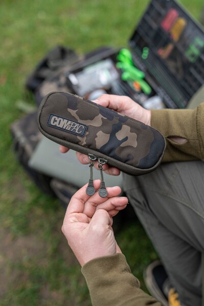Korda Compac Tackle Pouch Dark Kamo Vistas