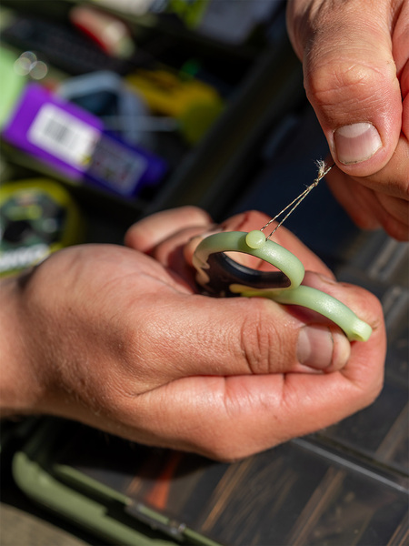 Ridgemonkey Nite Glo Strip 'n Snip Scissor