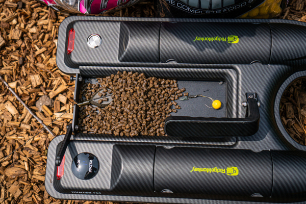 Łódka Zanętowa RidgeMonkey Hunter 750 Bait Boat