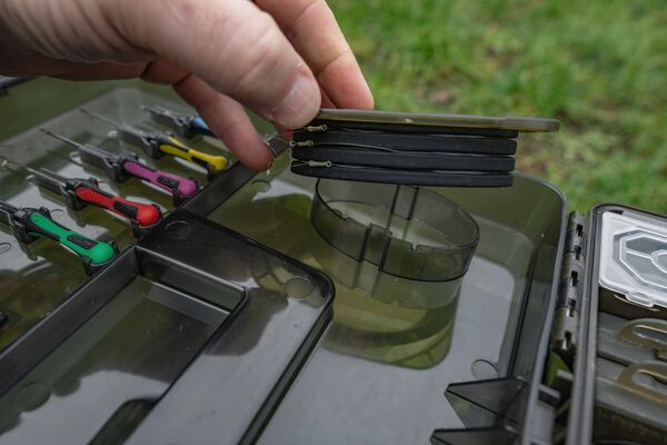 Korum Mega Blox Fully Loaded Tacklebox (Incl. Baiting Tools!)
