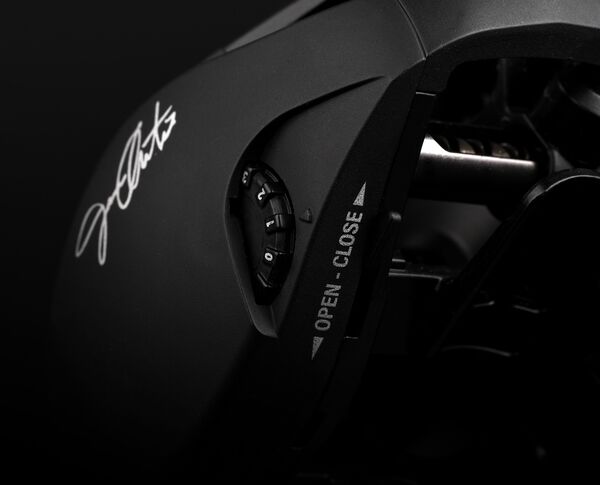 Spro JC Elite MG 5.6:1 Links LG Baitcaster-Rolle