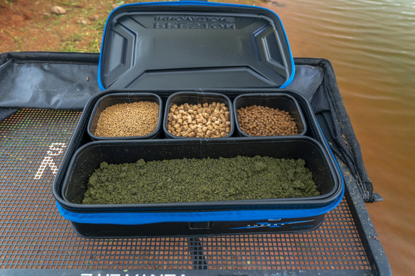 Preston Supera X EVA System Köderaufbewahrung (Incl. 3+1 Köderbehälter)