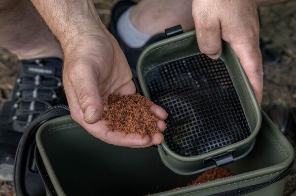 Korum EVA Solid Bait Station Aastas 8L (Incl. 2 Trays)