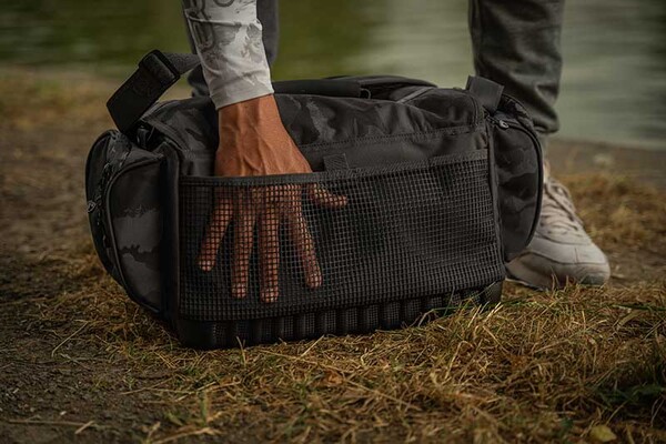 Fox Rage Camo Voyager Large Carryall (Incl. 5 Tackle boxes)